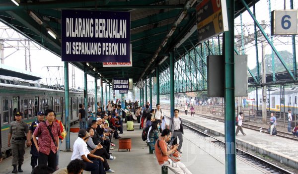 PKL Dilarang Berjualan di Stasiun Kereta