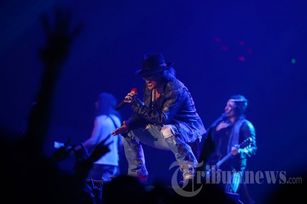 Konser Guns n Roses