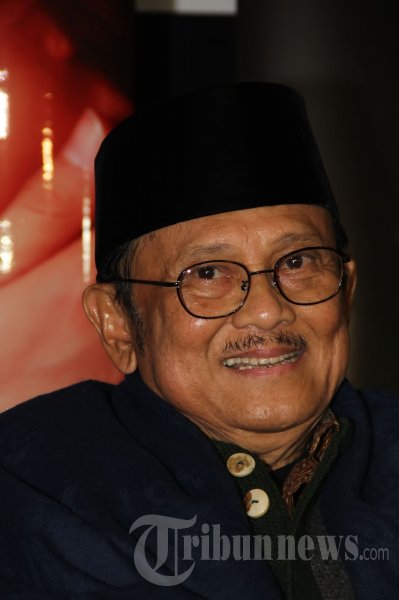 BJ Habibie dan Film Habibie dan Ainun