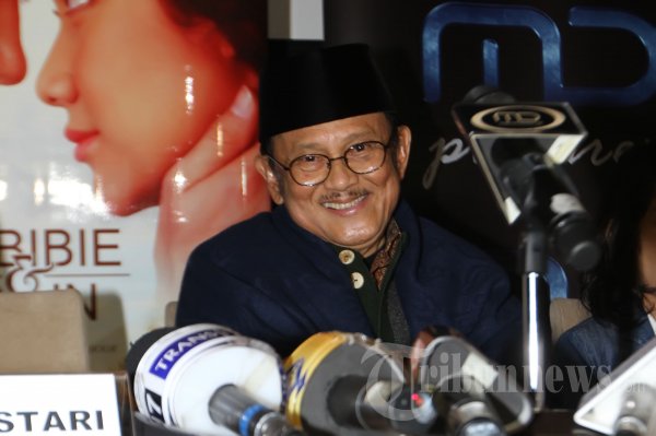 BJ Habibie dan Film Habibie dan Ainun