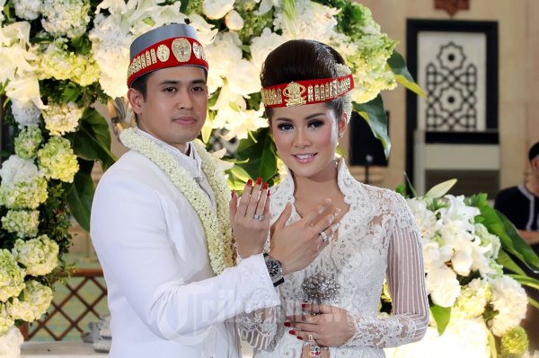 Pernikahan Olla Ramlan dan Aufar Hutapea