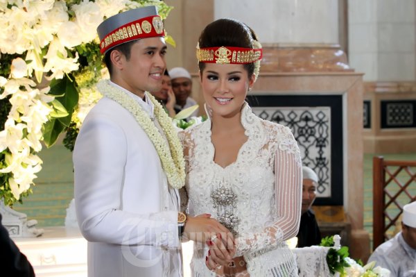 Pernikahan Olla Ramlan dan Aufar Hutapea