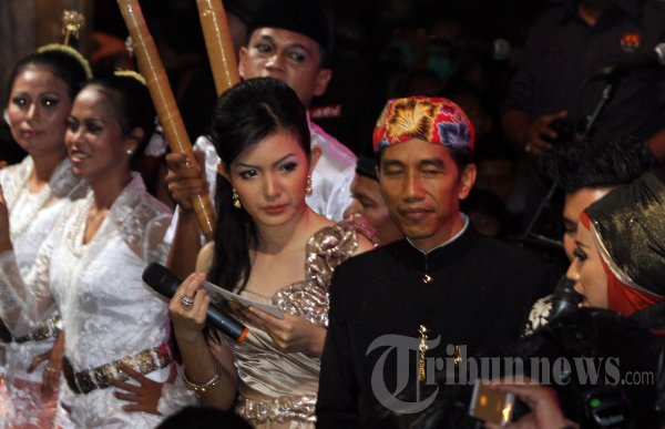 Gubernur DKI Jokowi Sambut Tahun Baru 2013
