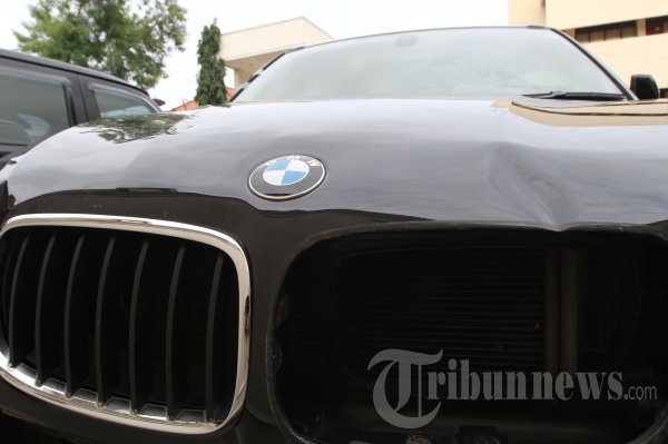 Mobil BMW X5 Diamankan di Dirlantas Polda Metro