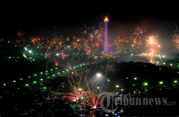 Pesta Kembang Api di Monas