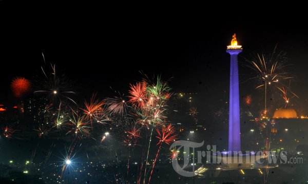 Pesta Kembang Api di Monas