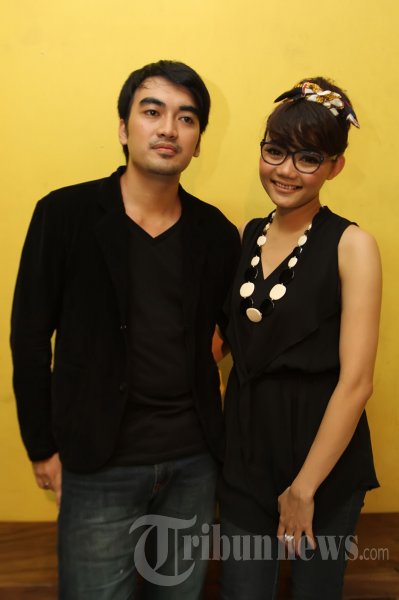 Rina Nose Bersama Suami