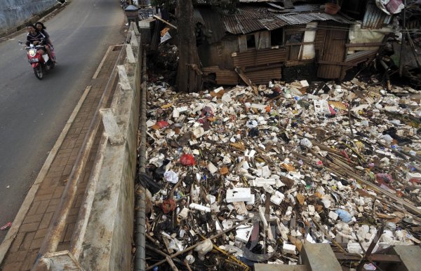 Sampah Menyumbat Sungai