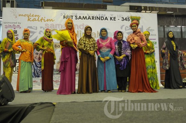 Fashion Show Baju Muslim Karya Dian Pelangi