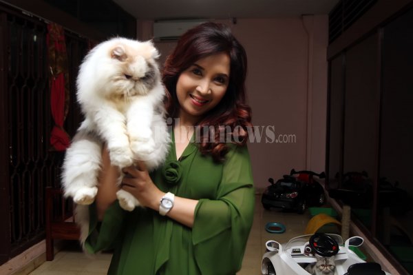 Ismarindayani Priyanti Istri Roy Suryo