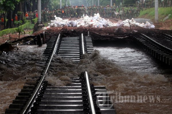 Rel Kereta Api Amblas