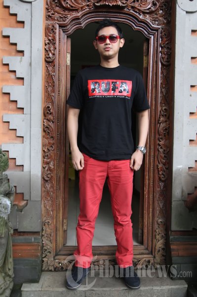 Musisi dan penyanyi, Bondan Prakoso saat ditemui di salah satu cafe di kawasan Kemang, Jakarta Selatan, Sabtu (19/1/2013). 