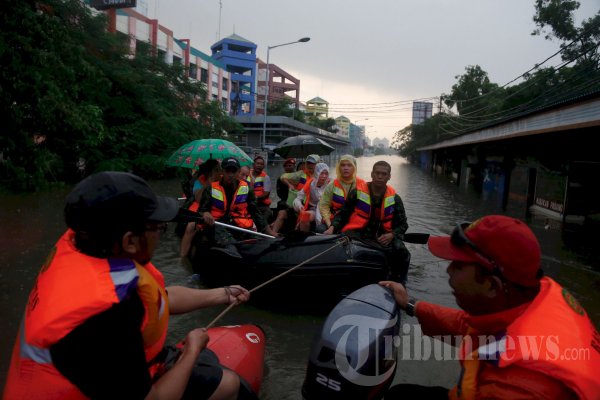 Banjir di Pemukiman Pluit