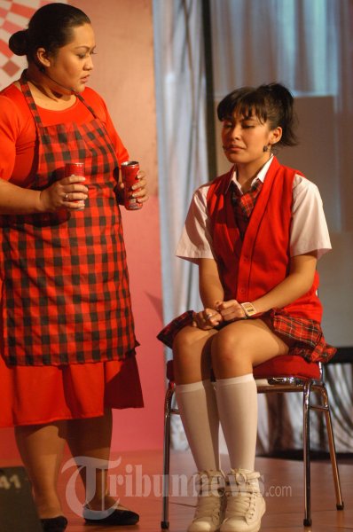 Tike Priatnakusumah Bersama Ghea Idol