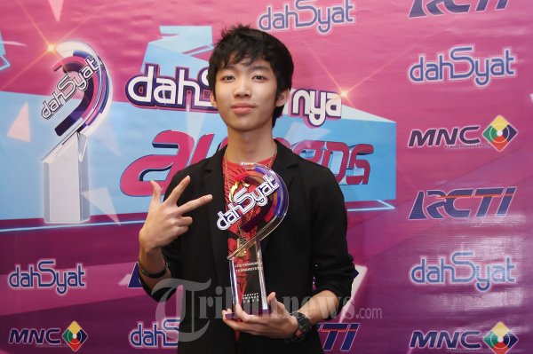 Gavin MJ di Dahsyatnya Awards 2013