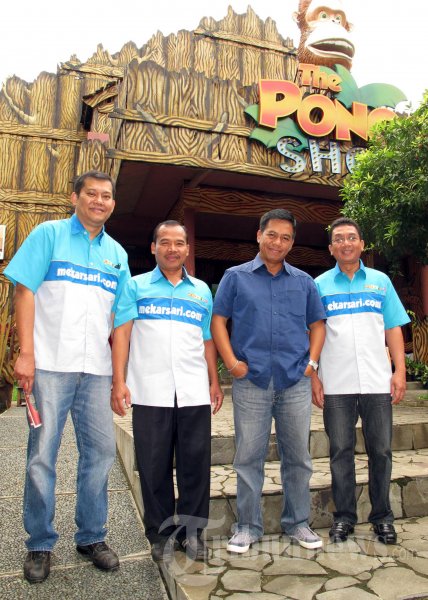 Tommy Utomo dan Eksekutif Taman Wisata Mekarsari