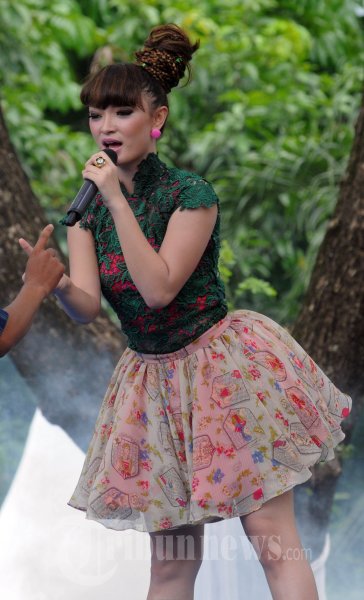 Zaskia Goyang Itik