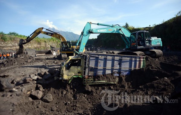 Terbenam Material Vulkanik Merapi