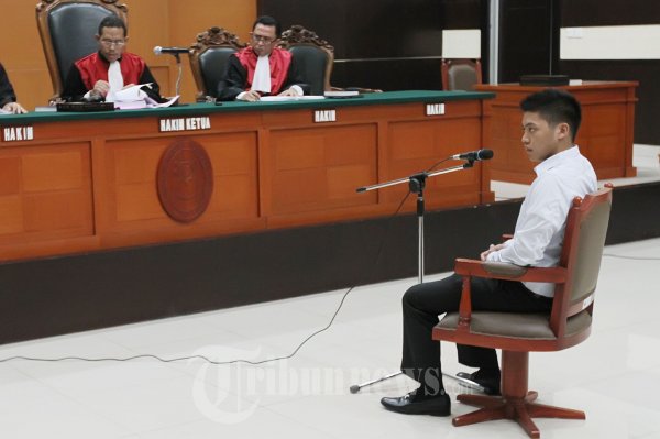 Rasyid Rajasa Jalani Sidang Perdana