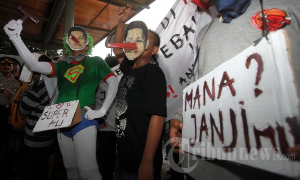 Demo Tagih Janji Anas