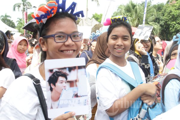 Antrean Penonton K-Pop Festival