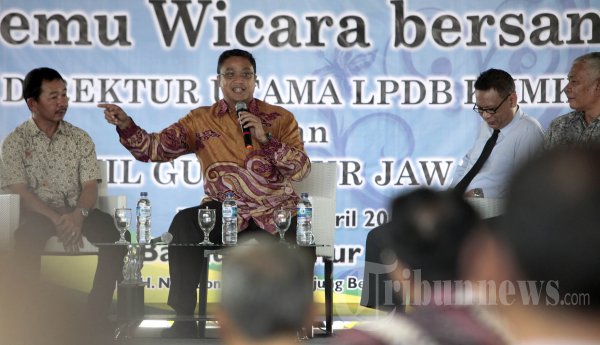 Dede Yusuf bersama PKL di BTP