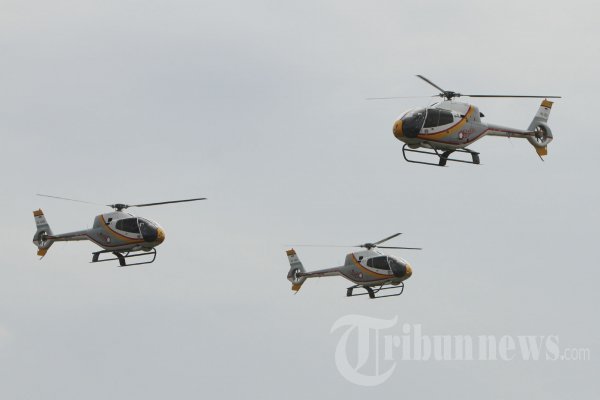 Akrobatik Udara di HUT TNI AU ke 67