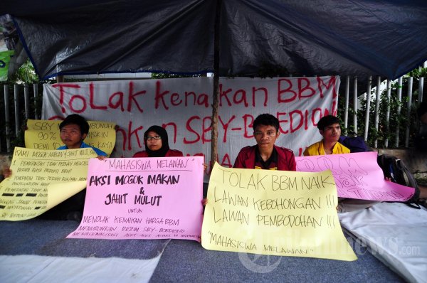 Aksi Jahit Mulut dan Mogok Makan