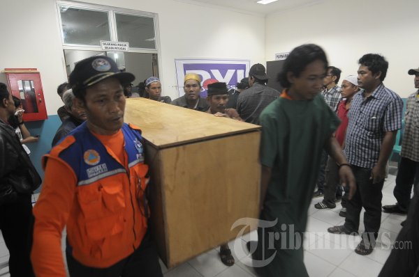 Korban Tewas Kecelakaan Kapal KM Karya Indah di Samarinda