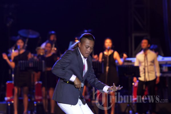Sule Tampil di Eru Concert in Jakarta 2013
