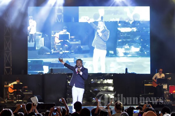 Sule Tampil di Eru Concert in Jakarta 2013