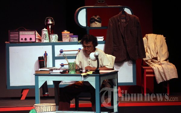 Pentas Teater Gandrik Lakon Gundala Gawat