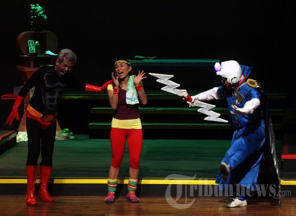 Pentas Teater Gandrik Lakon Gundala Gawat