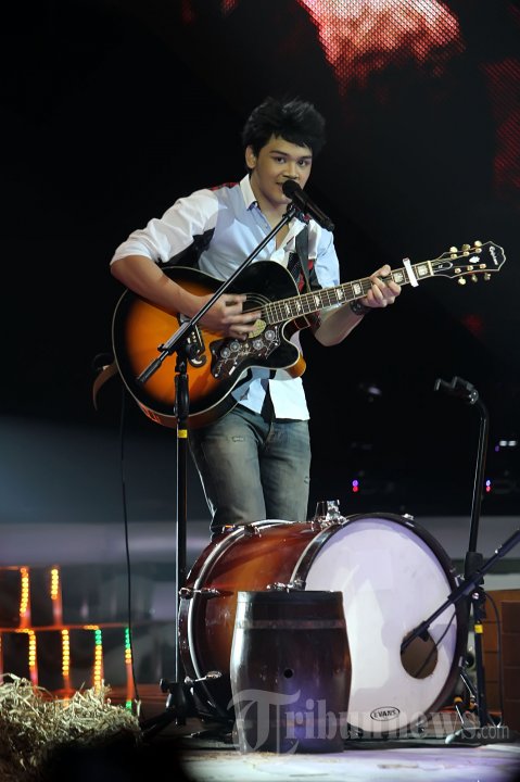 Mikha Angelo di Gala Show Ke-11 X Factor Indonesia