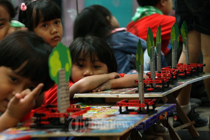 Seribu Siswa Rakit Robot
