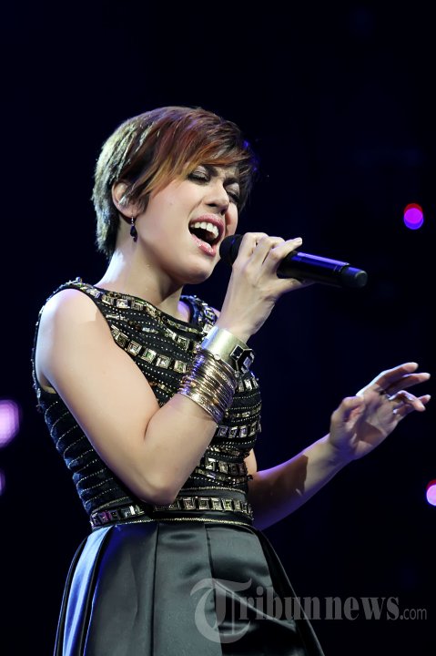 Novita Dewi di Babak Grand Final X Factor Indonesia