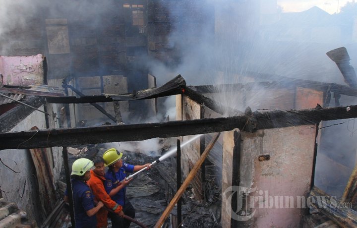 Kebakaran di Malalayang Manado