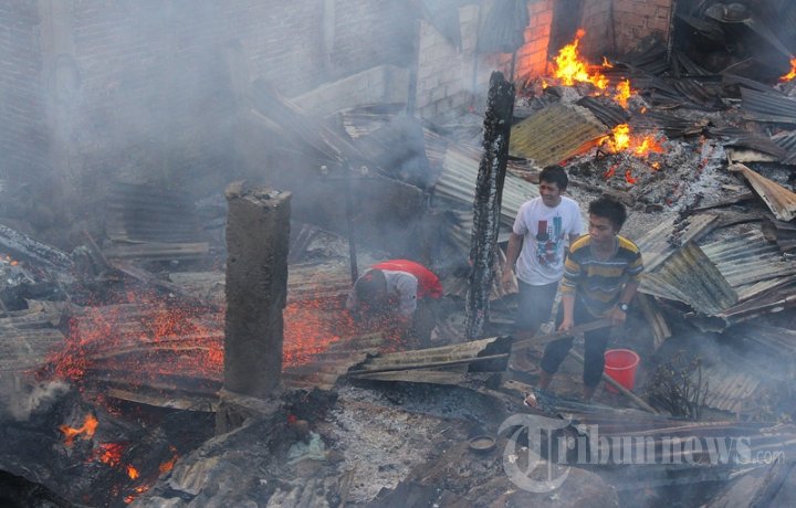 Kebakaran di Malalayang Manado