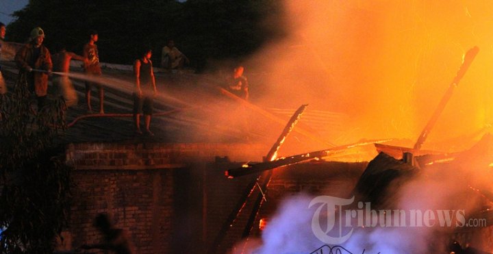 Kebakaran Sekolah di Sakobar Manado