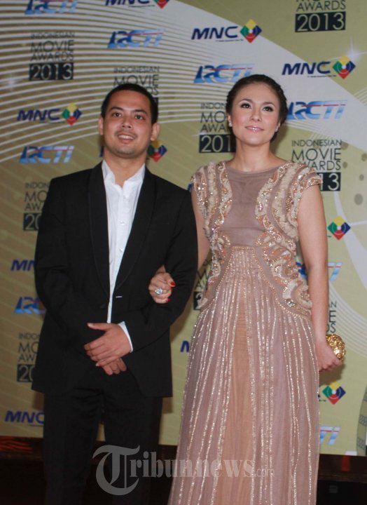 Wulan Guritno dan Suami di Acara IMA 2013