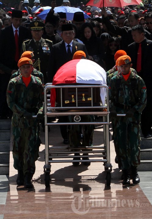 Pemakaman Taufiq Kiemas