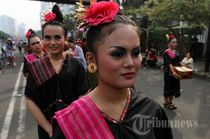 Parade Budaya Lombok Sumabawa 2013
