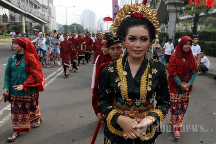 Parade Budaya Lombok Sumabawa 2013