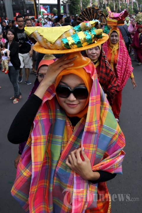 Parade Budaya Lombok Sumabawa 2013
