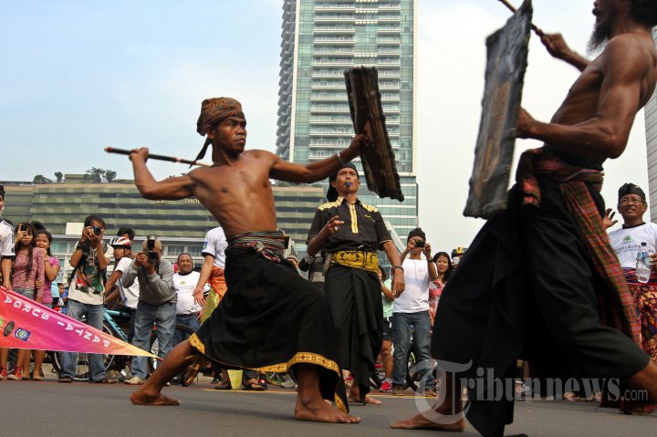 Parade Budaya Lombok Sumabawa 2013