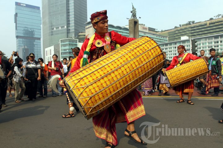 Parade Budaya Lombok Sumabawa 2013