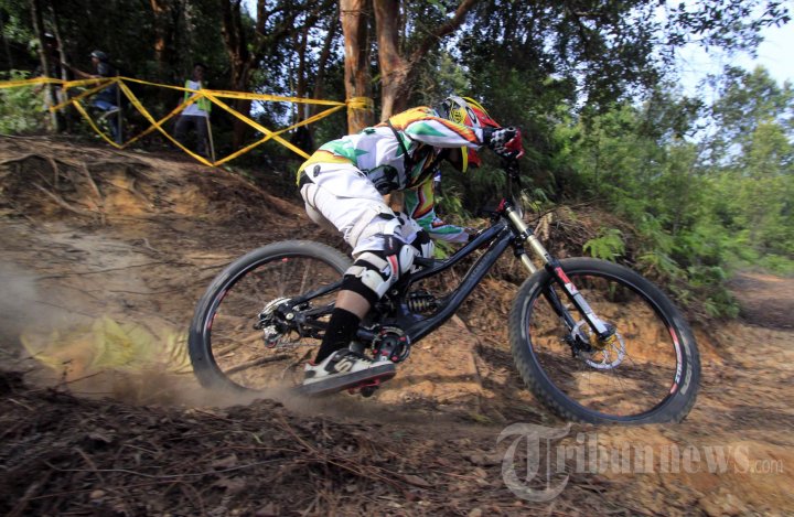 Downhill Internasional Open 2013 di Batam