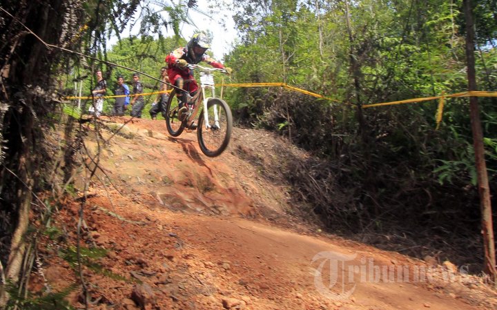 Downhill Internasional Open 2013 di Batam