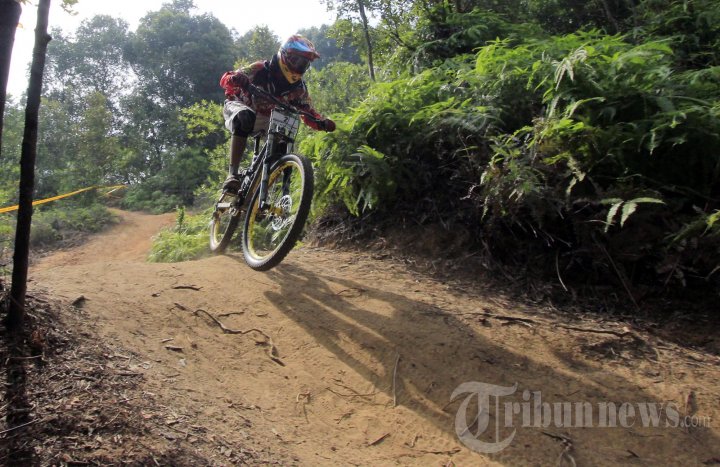 Downhill Internasional Open 2013 di Batam