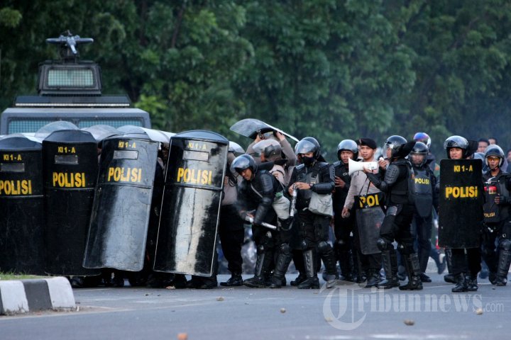 Mahasiswa Makassar Demo BBM